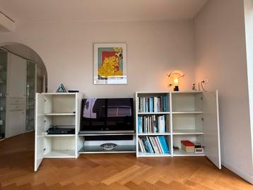 Wit tv-meubel met opbergruimte beschikbaar voor biedingen