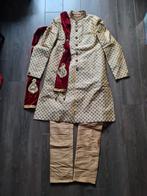 Indaise bruiloft bruidegom Sherwani goud rood M/L, Maat 52/54 (L), Carnaval, Ophalen of Verzenden, Zo goed als nieuw
