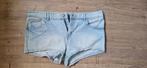 Bershka korte spijkerbroek maat 38, Kleding | Dames, Spijkerbroeken en Jeans, Blauw, Zo goed als nieuw, W30 - W32 (confectie 38/40)