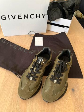 Nieuw!!  Givenchy top design beschikbaar voor biedingen