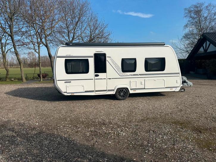 Nieuwe Fendt 515 Apero modeljaar 26 te koop, Caravans en Kamperen, Caravans, Particulier, tot en met 4, 1250 - 1500 kg, Rondzit
