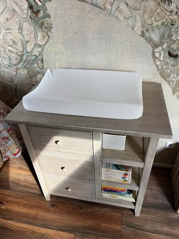 Ledikant, Commode & Plank - Complete Babykamer Set beschikbaar voor biedingen