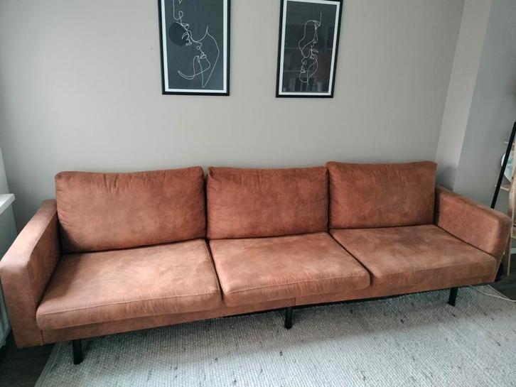 Cognac 4-zits bank, Huis en Inrichting, Banken | Bankstellen, Zo goed als nieuw, Rechte bank, Vierpersoons of meer, 250 tot 300 cm