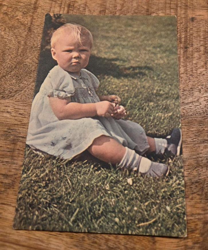 Prinses Beatrix - Augustus 1939, Verzamelen, Ansichtkaarten | Themakaarten, Ongelopen, 1920 tot 1940, Overige thema's, Verzenden