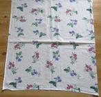 Vintage lap stof wit met roze en paarse bloemen, Wit, Ophalen of Verzenden, Zo goed als nieuw, 30 tot 120 cm