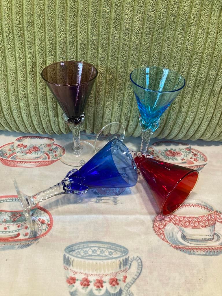 4 gekleurde likeurglaasjes (210226), Ophalen of Verzenden, Zo goed als nieuw, Borrel- of Shotglas