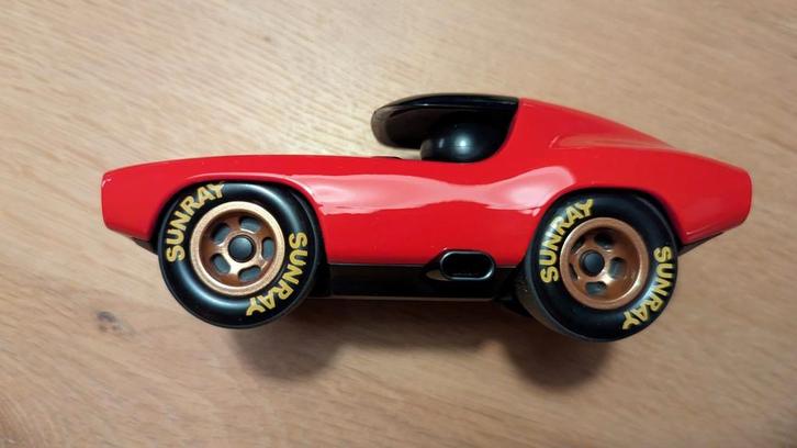 Playforever – Lead Belly Vincent (Rood), Hobby en Vrije tijd, Modelauto's | Overige schalen, Zo goed als nieuw, Verzenden