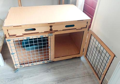Mooie solide bench ( op wieltjes), Dieren en Toebehoren, Hondenbenches, Zo goed als nieuw, Ophalen