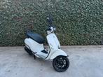 Vespa Sprint wit 2022 1008km, level 10, Ophalen, Vespa S, 49 cc, Zo goed als nieuw