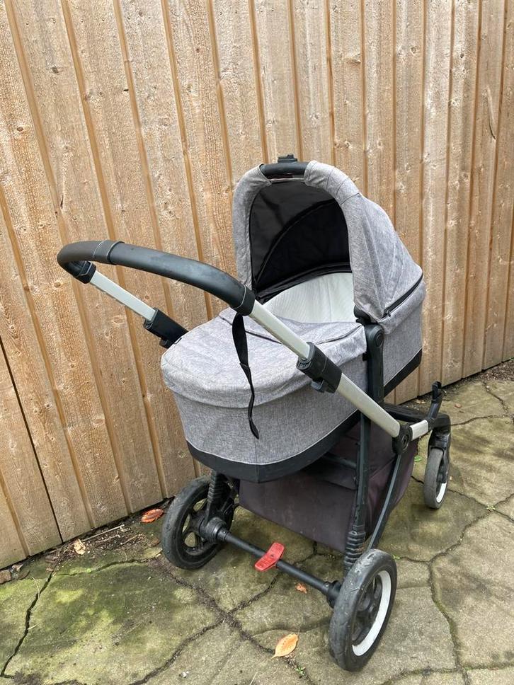 Thule Sleek complete set met reiswieg en adapters, Kinderen en Baby's, Kinderwagens en Combinaties, Gebruikt, Combiwagen, Overige merken