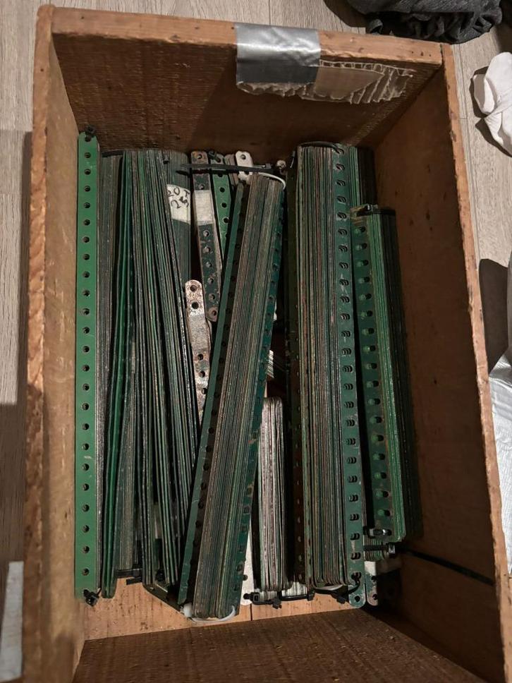 Doos met 8,2 kg metalen Meccano strips – groen –, Hobby en Vrije tijd, Modelbouw | Overige, Gebruikt, 1:50 tot 1:144, Ophalen of Verzenden