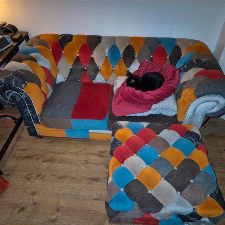 Gratis patches chesterfield bank, jan frantzen, opknappertje, Huis en Inrichting, Banken | Sofa's en Chaises Longues, Gebruikt