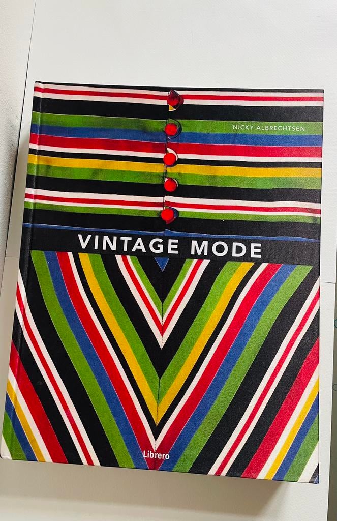 Vintage mode, Boeken, Ophalen of Verzenden, Zo goed als nieuw