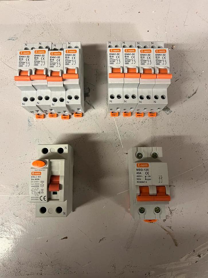 E-norm Installatieautomaten en Aardlekschakelaars, Hobby en Vrije tijd, Elektronica-componenten, Zo goed als nieuw, Ophalen of Verzenden