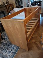 Degelijke houten ledikant met doorzichtige zijkanten, Ophalen of Verzenden