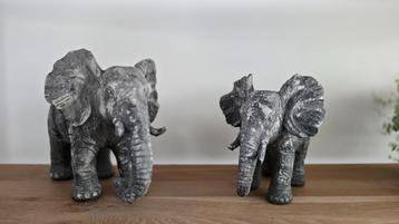 Oliphanten beeldjes beschikbaar voor biedingen