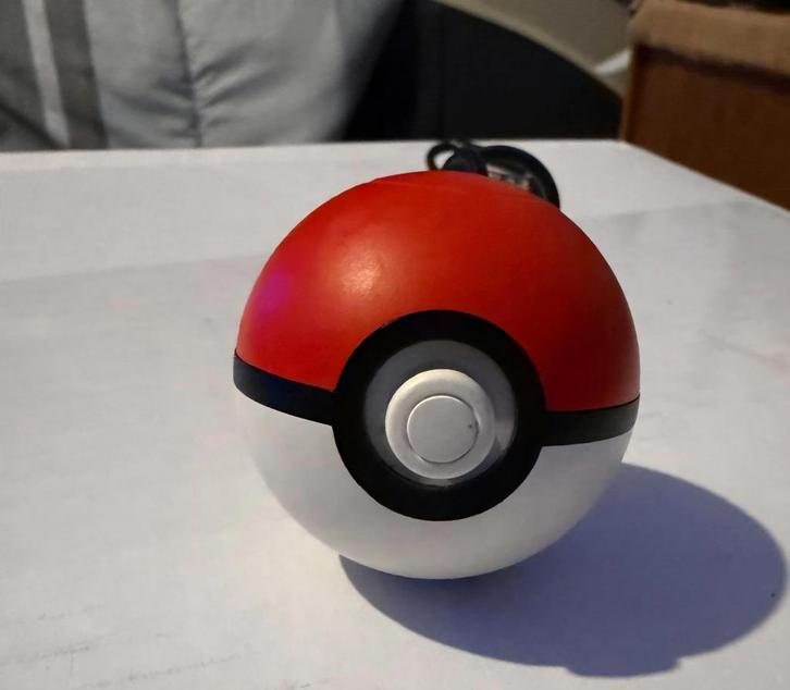 Poké Ball Plus - Nintendo Switch, Spelcomputers en Games, Spelcomputers | Nintendo Consoles | Accessoires, Gebruikt, Switch, Overige controllers
