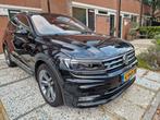 Volkswagen Tiguan R-Line 1.5 TSI ACT 150pk DSG 2020 Zwart, Leder en Stof, Zwart, Origineel Nederlands, 75 €/maand
