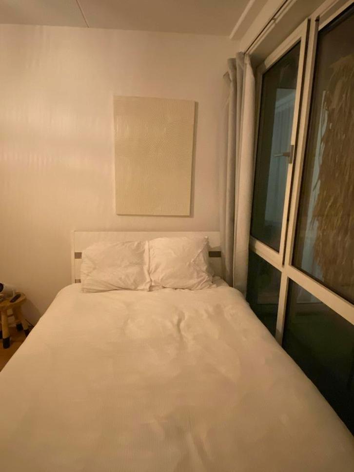 IKEA bed 140x200 met matras, Huis en Inrichting, Slaapkamer | Bedden, Gebruikt, Tweepersoons, 140 cm, 200 cm, Hout, Wit, Ophalen of Verzenden