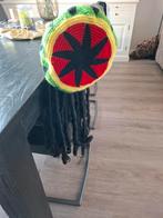 Carnavals pruik met rasta haar, Ophalen of Verzenden, Zo goed als nieuw, Overige maten