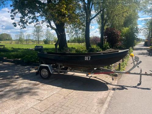 Stalen Vlet inclusief motor en TEMA boottrailer, Watersport en Boten, Platbodems, Gebruikt, Tot 6 meter, Staal, Benzine, Ophalen