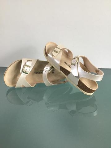 GRATIS VERZENDEN | BIRKENSTOCK Nieuwe beige sandalen 35 beschikbaar voor biedingen