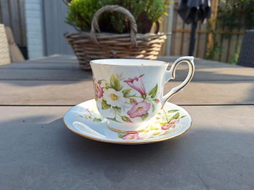 Duchess Kop en Schotel - Bloemen Design, Antiek en Kunst, Antiek | Servies los, Ophalen of Verzenden
