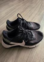 Zwart met witte sneakers van Nike in maat 40, Zwart, Nike, Ophalen of Verzenden, Sneakers of Gympen