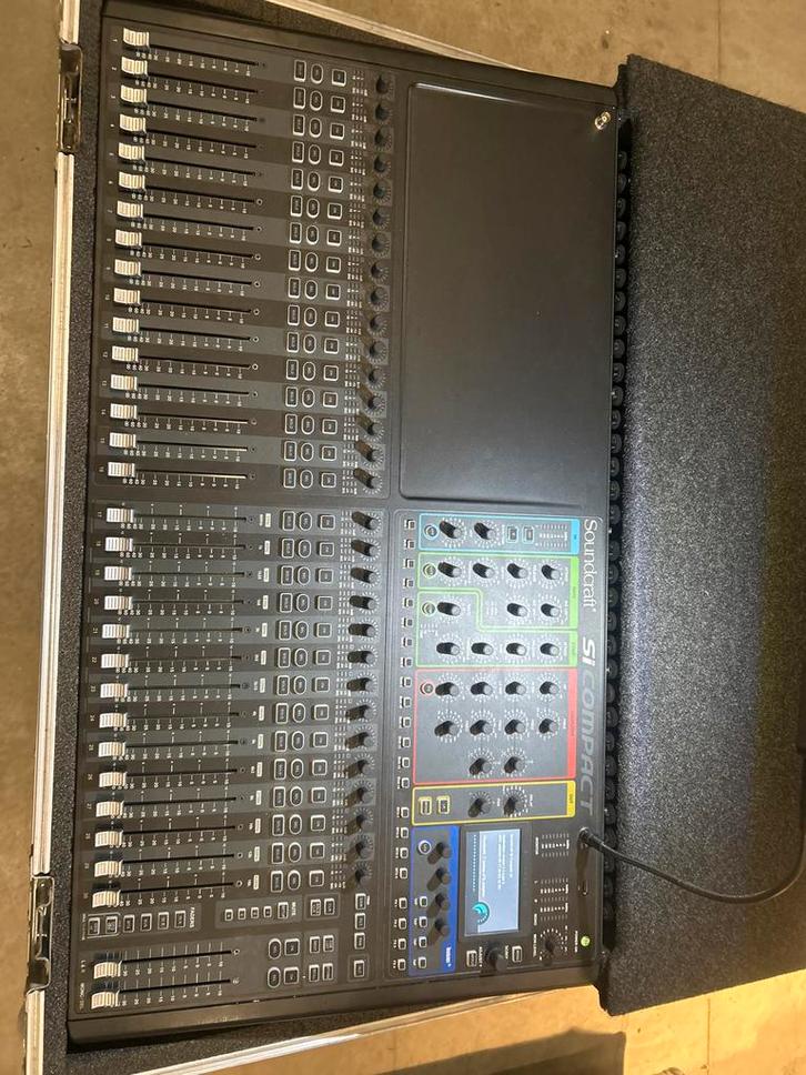 Soundcraft Si Compact 32ch Mengpaneel, Muziek en Instrumenten, Mengpanelen, Gebruikt, 20 kanalen of meer, Microfooningang, Ophalen of Verzenden