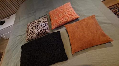 Sierkussens, Huis en Inrichting, Woonaccessoires | Kussens, Zo goed als nieuw, Vierkant, Ophalen
