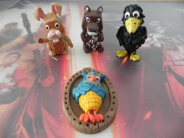 3 poppetjes en een schildje uit de Fabeltjeskracht. beschikbaar voor biedingen