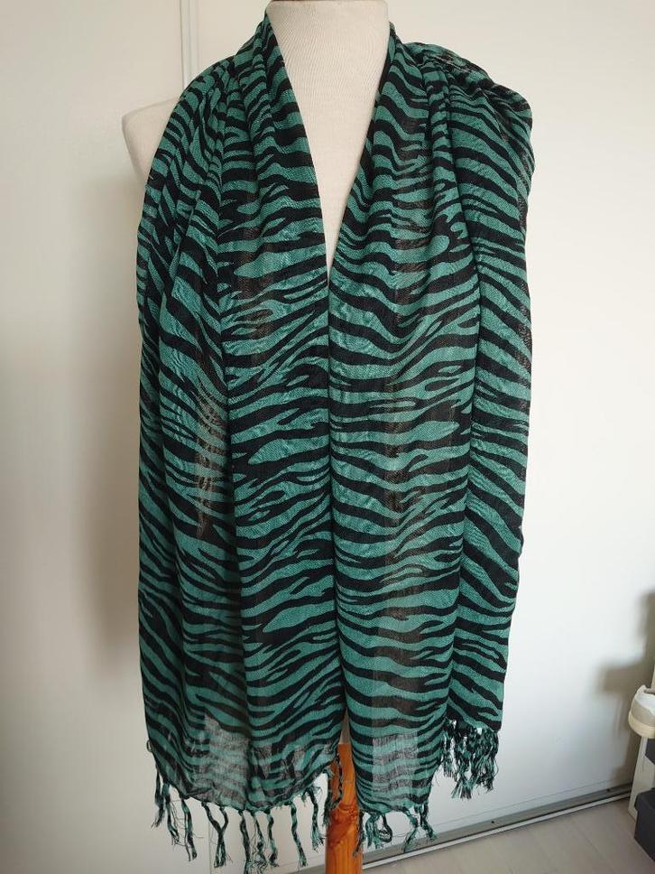 sjaal 160 x 60 cm, Kleding | Dames, Mutsen, Sjaals en Handschoenen, Zo goed als nieuw, Sjaal, Ophalen of Verzenden