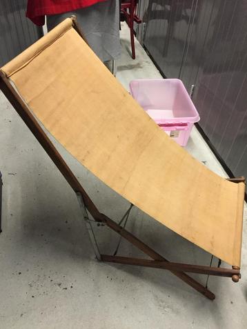 Vintage Houten Ligstoel beschikbaar voor biedingen