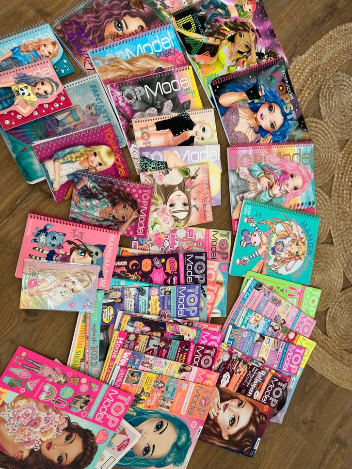 Top Model mega bundle books and magazines, Boeken, Tijdschriften en Kranten, Zo goed als nieuw, Ophalen of Verzenden