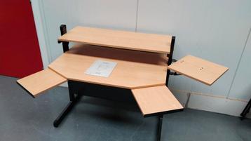 IKEA Jerker bureau (e.v. met bureau stoel)
