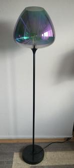 Vloerlamp zwart metaal, gekleurd glas, Huis en Inrichting, Lampen | Vloerlampen, Ophalen, Zo goed als nieuw, Metaal, 150 tot 200 cm