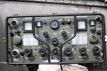 RT-3030/GRC-3030 transceiver met voeding beschikbaar voor biedingen