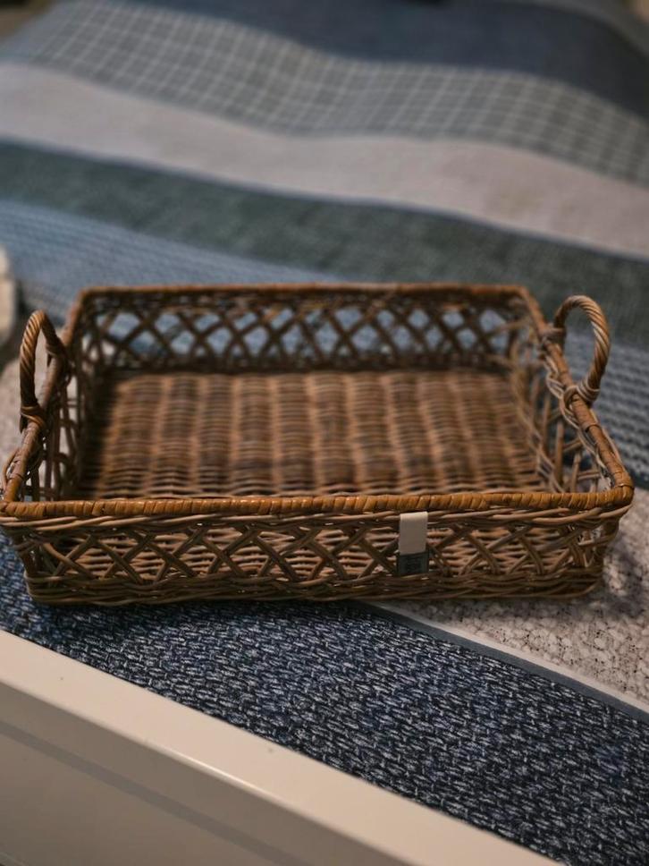 Riviera Maison Rattan Dienblad, Huis en Inrichting, Woonaccessoires | Dienbladen, Zo goed als nieuw, Rond, Ophalen of Verzenden