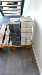 Ruim 2 m2 zwart / creme hardsteen tegels 10x10, Doe-het-zelf en Verbouw, Tegels, Ophalen, Nieuw, Minder dan 20 cm, Minder dan 20 cm