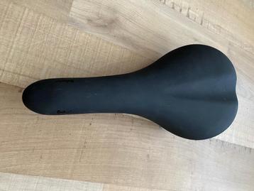 Cannondale Fabric Scoop race zadel beschikbaar voor biedingen