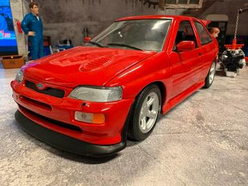 1:18 UT Models Ford Escort zonder doos beschikbaar voor biedingen