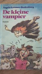 De kleine vampier - Angela Sommer-Bodenburg, Ophalen of Verzenden, Gelezen, Angela Sommer-Bodenburg, Fictie algemeen