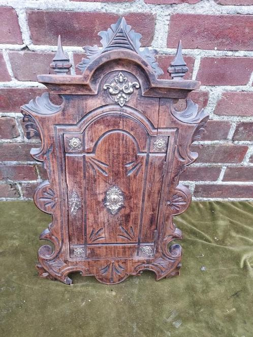 Antiek 19e eeuws eiken sigarenkastje met snijwerk., Antiek en Kunst, Antiek | Woonaccessoires, Ophalen of Verzenden