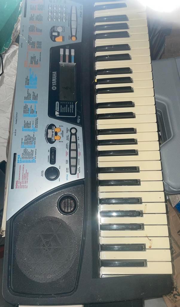ELEKTRONISCHE keyboard doet het maar, Muziek en Instrumenten, Keyboards, Gebruikt, Overige aantallen, Ophalen