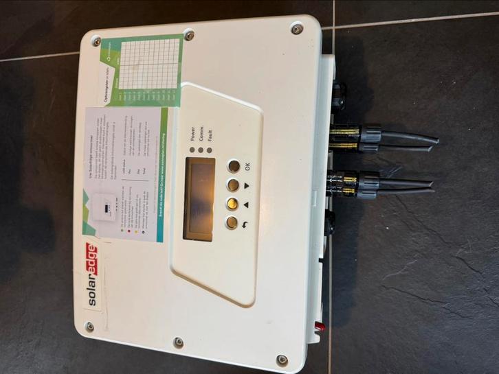 SolarEdge SE5000H één fase Inverter met diplay, prima staat., Doe-het-zelf en Verbouw, Elektra en Kabels, Gebruikt, Overige typen