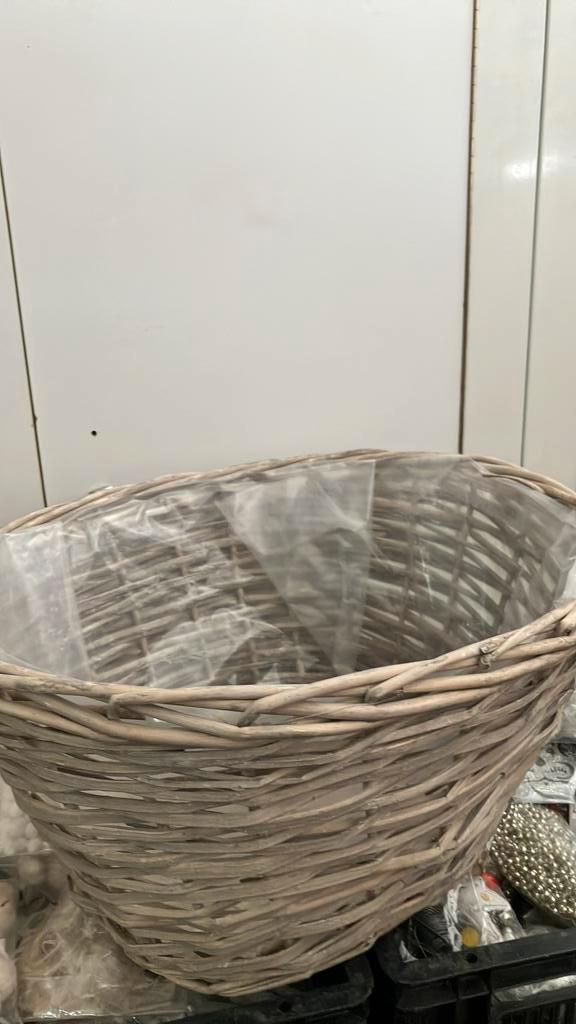 Rieten manden, Huis en Inrichting, Woonaccessoires | Schalen en Manden, Zo goed als nieuw, Mand, Overige vormen, Hout, Ophalen of Verzenden