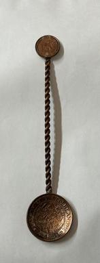 Lepeltje met 21/2 cent en 1/2 cent munt uit oorlogstijd, Ophalen of Verzenden, Koningin Wilhelmina