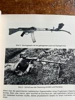 Naslagwerk Wapens oa MP 44 Sturmgewehr Krummlauf, Verzamelen, Verzenden, Nederland, Boek of Tijdschrift, Landmacht