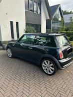 Mini One met navigatie, parkeersensoren, Carfax rapport, Auto's, Mini, 4 stoelen, Zwart, Particulier, 500 kg