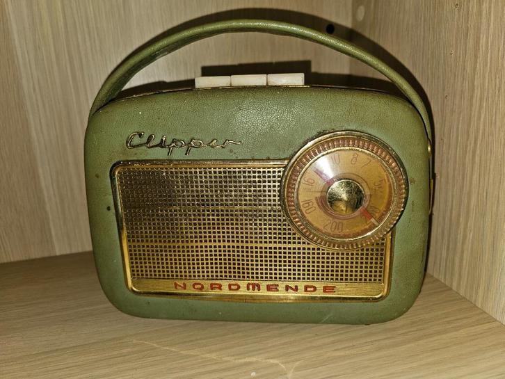 Radio's uit de jaren 60 omgebouwd tot bluetooth radio, Antiek en Kunst, Antiek | Tv's en Audio, Ophalen